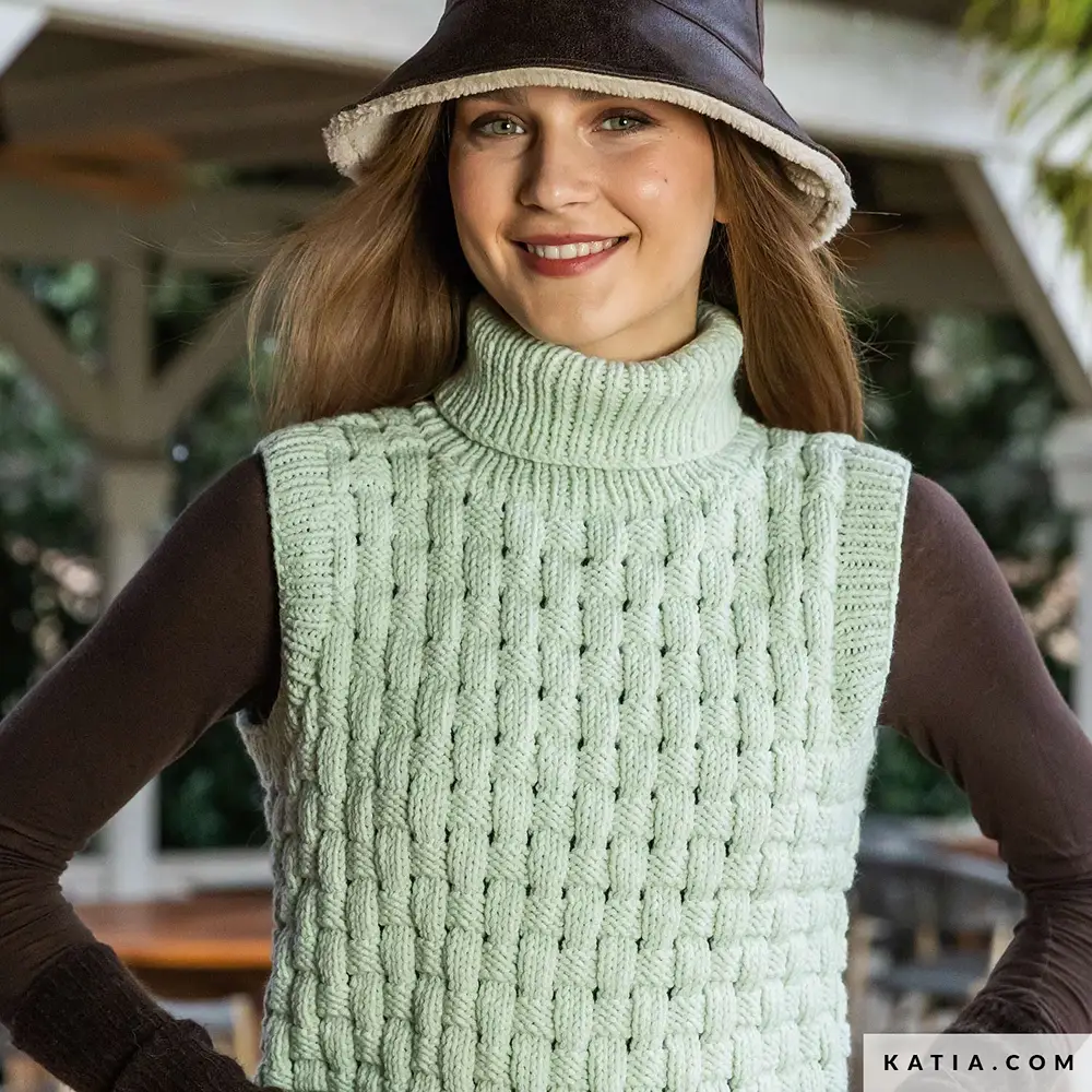 Katia - Spencer met hoge hals van The Basic Chunky - 2-20 | Het Wolhuis Katia - Spencer met hoge hals van The Basic Chunky - 2-20 | Het Wolhuis