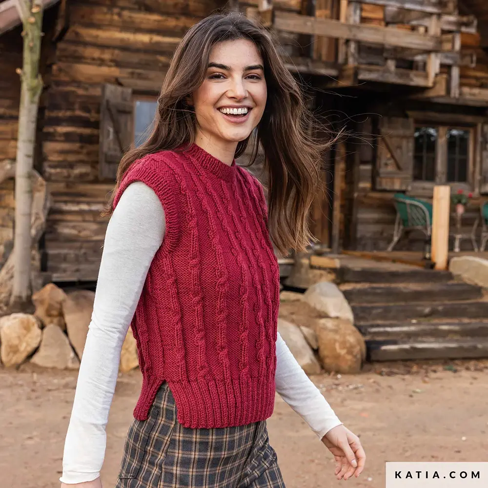 Katia - Spencer met kabels van Merino Aran - 2-25 | Het Wolhuis Katia - Spencer met kabels van Merino Aran - 2-25 | Het Wolhuis
